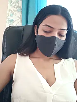 Snapshot of CRAZY__BITE chatting on 03/22/26, 10:18 CRAZY BITE online show from 03/22/26, 10:18