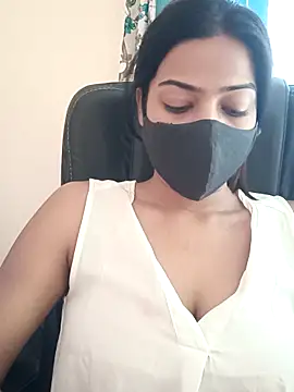 Snapshot of CRAZY__BITE chatting on 04/17/26, 10:51 CRAZY BITE online show from 04/17/26, 10:51