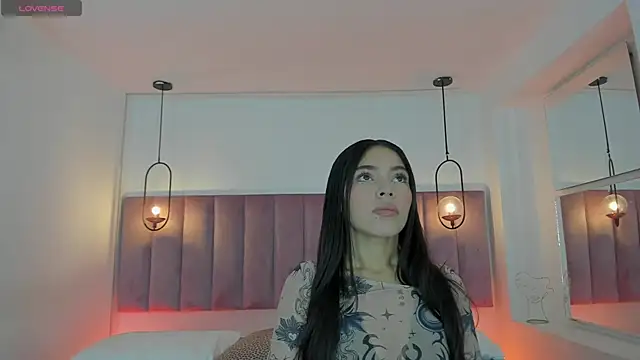 Snapshot of Haily_b chatting on 11/02/25, 07:27 Haily b online show from 11/02/25, 07:27