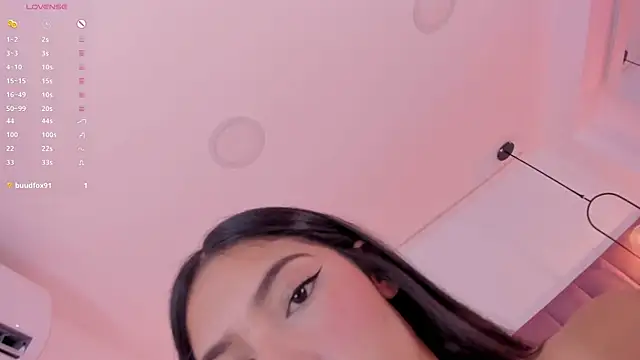 Snapshot of Haily_b chatting on 11/21/25, 08:18 Haily b online show from 11/21/25, 08:18