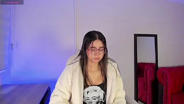 Snapshot of sweet_obsession__ chatting on 10/13/25, 01:44 sweet obsession online show from 10/13/25, 01:44