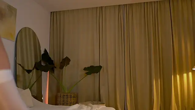 nadia bliss online show from 09/13/25, 05:57