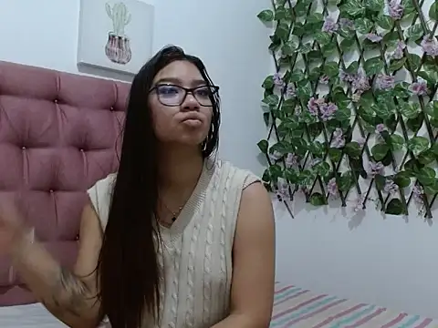 Snapshot of yousweet-Scarett chatting on 09/25/25, 01:48 yousweet-Scarett online show from 09/25/25, 01:48