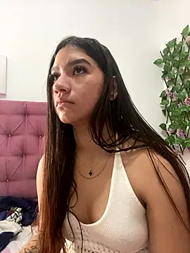 Snapshot of yousweet-Scarett chatting on 09/27/25, 03:17 yousweet-Scarett online show from 09/27/25, 03:17