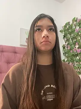 Snapshot of yousweet-Scarett chatting on 10/05/25, 02:26 yousweet-Scarett online show from 10/05/25, 02:26