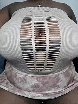 Snapshot of wamie12 chatting on 03/20/25, 04:40 wamie12 online show from 03/20/25, 04:40