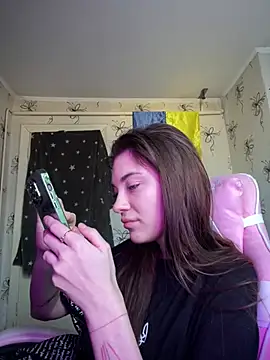 Snapshot of MrrKate chatting on 03/09/25, 08:18 MrrKate online show from 03/09/25, 08:18