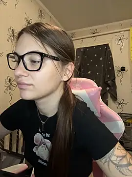 Snapshot of MrrKate chatting on 10/08/25, 01:03 MrrKate online show from 10/08/25, 01:03