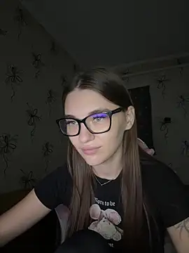 Snapshot of MrrKate chatting on 11/07/25, 02:00 MrrKate online show from 11/07/25, 02:00