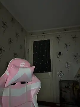 Snapshot of MrrKate chatting on 11/22/25, 01:37 MrrKate online show from 11/22/25, 01:37