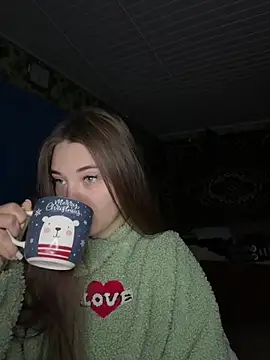 Snapshot of MrrKate chatting on 12/04/25, 02:10 MrrKate online show from 12/04/25, 02:10