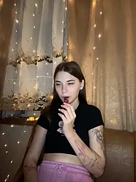 Snapshot of MrrKate chatting on 12/15/25, 08:57 MrrKate online show from 12/15/25, 08:57