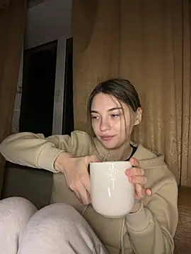 Snapshot of MrrKate chatting on 03/08/26, 02:04 MrrKate online show from 03/08/26, 02:04