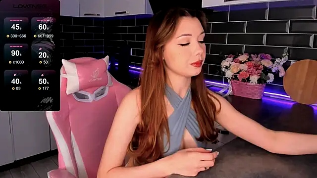 EmmaVictori1 online show from 11/18/25, 07:02