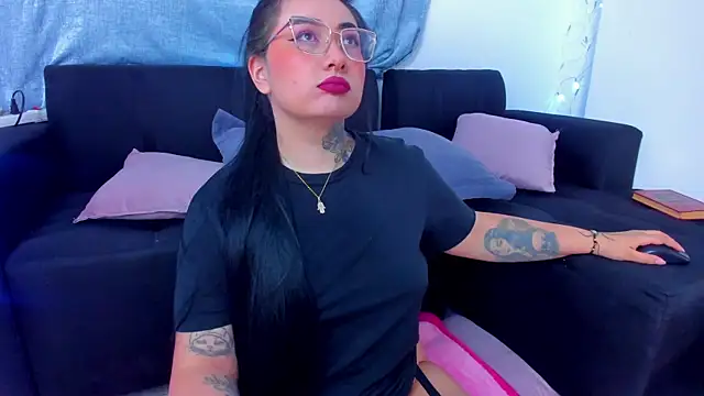 Curvybaddie99 online show from 11/06/25, 02:34