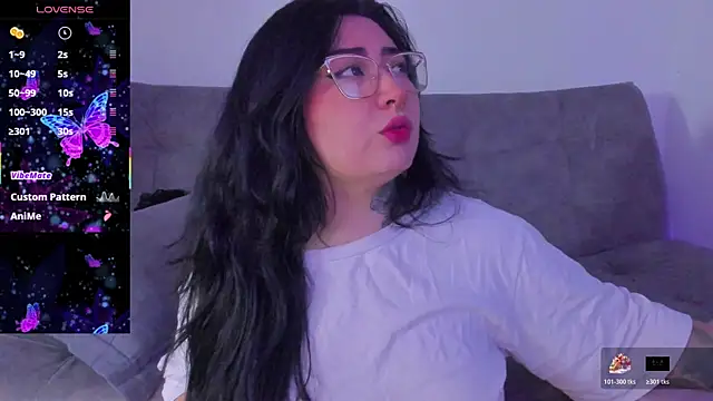 Snapshot of Curvybaddie99 chatting on 04/09/26, 05:51 Curvybaddie99 online show from 04/09/26, 05:51