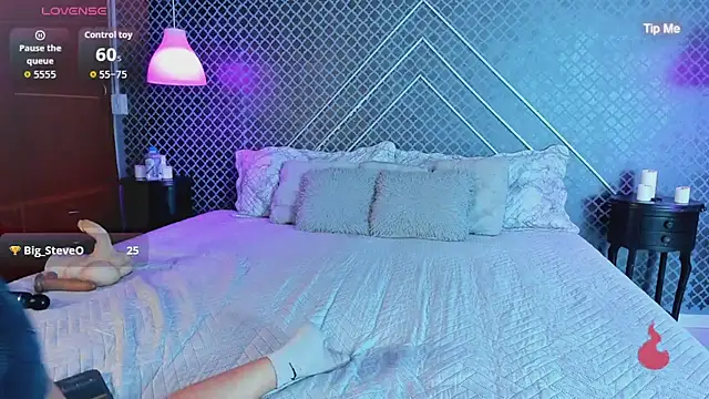 Aleja bloom online show from 04/09/26, 11:59