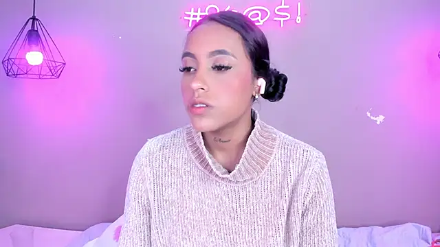 Snapshot of alahia_betancurx chatting on 03/07/25, 02:45 alahia betancurx online show from 03/07/25, 02:45