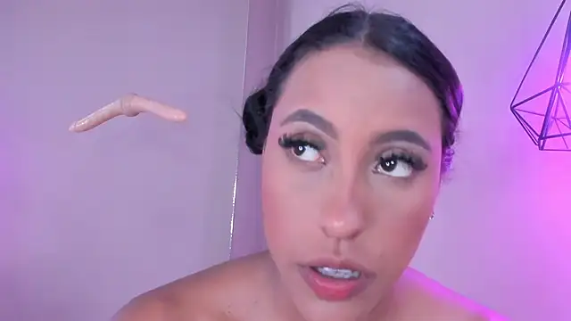 Snapshot of alahia_betancurx chatting on 03/07/25, 05:49 alahia betancurx online show from 03/07/25, 05:49