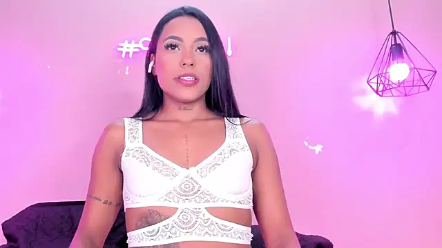 Snapshot of alahia_betancurx chatting on 03/14/25, 12:40 alahia betancurx online show from 03/14/25, 12:40