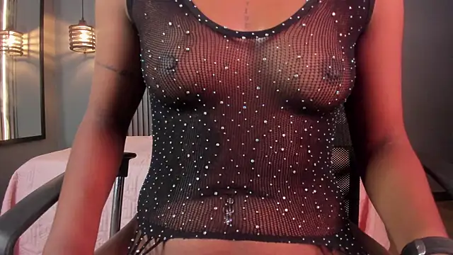 Snapshot of alahia_betancurx chatting on 10/08/25, 01:53 alahia betancurx online show from 10/08/25, 01:53