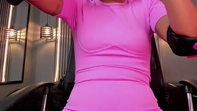 Snapshot of alahia_betancurx chatting on 11/13/25, 12:26 alahia betancurx online show from 11/13/25, 12:26