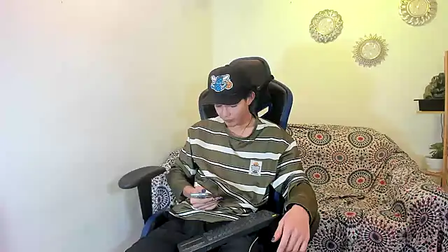 Snapshot of Maxxi_hot23 chatting on 09/11/25, 07:58 Maxxi hot23 online show from 09/11/25, 07:58