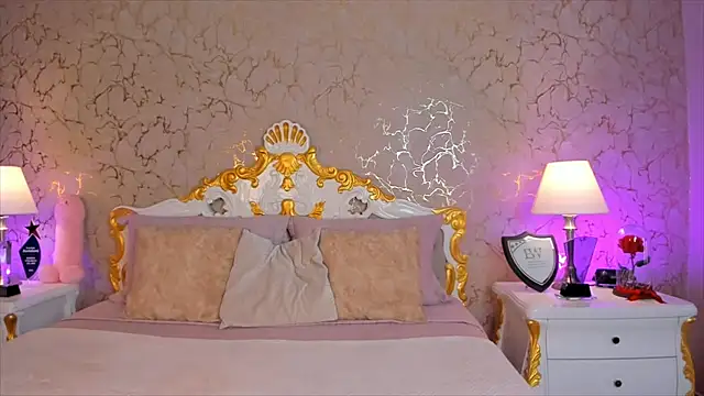 ScarlettWallace online show from 10/28/25, 09:39