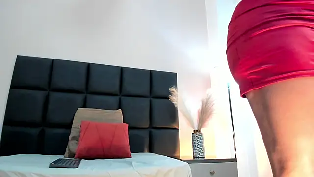 SeleneLujan online show from 12/18/25, 12:00