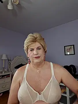 Snapshot of Victoriatv1 chatting on 03/15/25, 11:39 Victoriatv1 online show from 03/15/25, 11:39