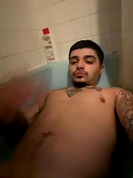 Snapshot of papiVilla23 chatting on 09/19/25, 04:58 papiVilla23 online show from 09/19/25, 04:58