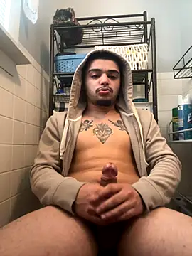 Snapshot of papiVilla23 chatting on 10/28/25, 05:15 papiVilla23 online show from 10/28/25, 05:15