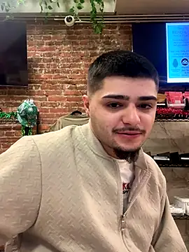 Snapshot of papiVilla23 chatting on 12/14/25, 01:11 papiVilla23 online show from 12/14/25, 01:11