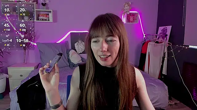 Snapshot of bekkawell chatting on 03/10/25, 12:48 bekkawell online show from 03/10/25, 12:48