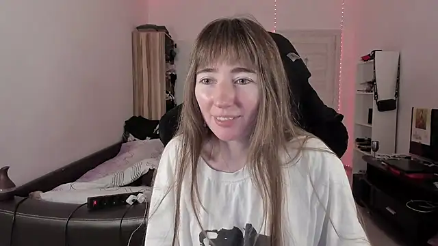 Snapshot of bekkawell chatting on 09/10/25, 03:23 bekkawell online show from 09/10/25, 03:23