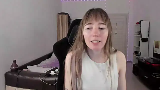 Snapshot of bekkawell chatting on 09/11/25, 12:16 bekkawell online show from 09/11/25, 12:16