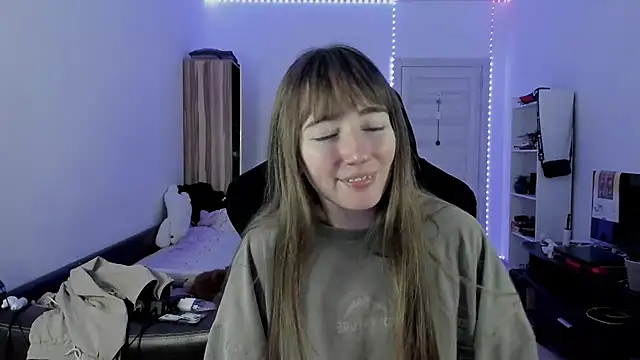 Snapshot of bekkawell chatting on 09/22/25, 07:27 bekkawell online show from 09/22/25, 07:27