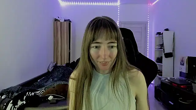 Snapshot of bekkawell chatting on 10/13/25, 06:08 bekkawell online show from 10/13/25, 06:08