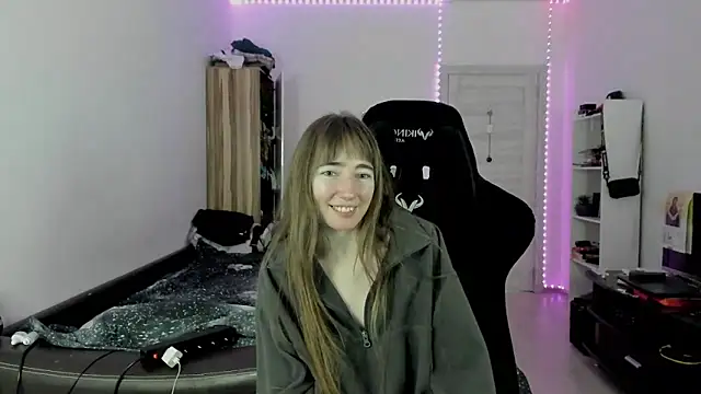 Snapshot of bekkawell chatting on 10/17/25, 03:58 bekkawell online show from 10/17/25, 03:58