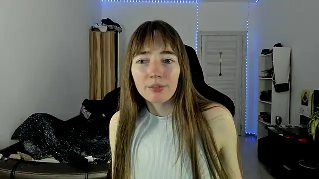 Snapshot of bekkawell chatting on 10/26/25, 02:56 bekkawell online show from 10/26/25, 02:56