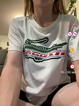 Snapshot of 1Zoey101 chatting on 04/24/26, 10:18 1Zoey101 online show from 04/24/26, 10:18