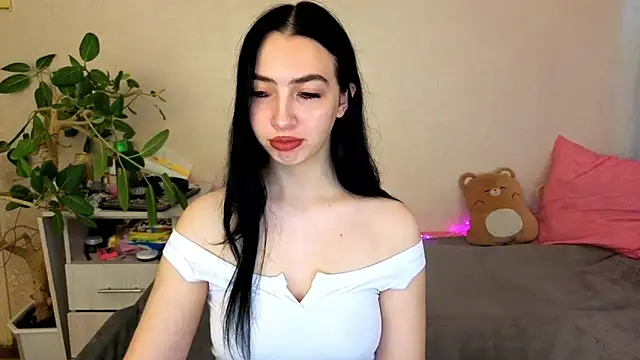 WildKittenX  online show from 05/18/26, 05:24