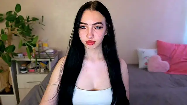 WildKittenX  online show from 06/24/26, 04:00