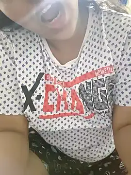 Snapshot of pallu_telgu_kannada chatting on 03/11/25, 05:57 pallu telgu kannada online show from 03/11/25, 05:57