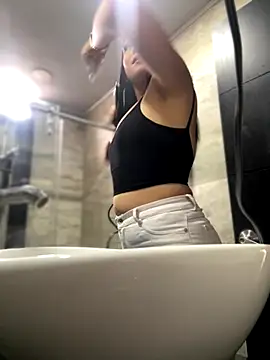 Mila LS online show from 10/10/25, 12:59