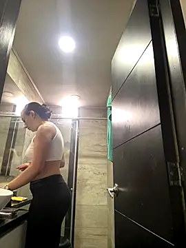 Mila LS online show from 10/31/25, 01:12