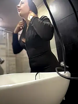 Mila LS online show from 11/23/25, 01:00