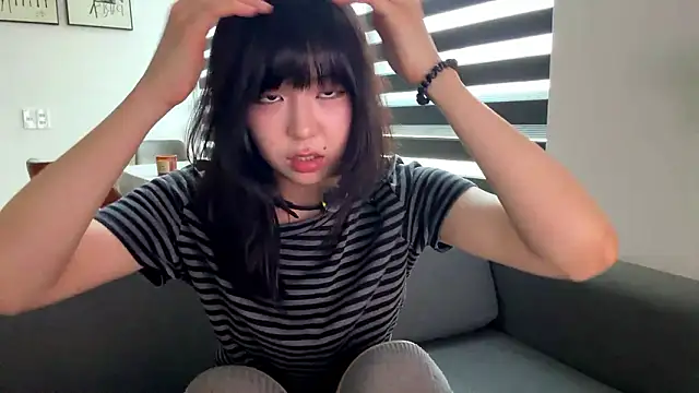 Snapshot of melana_love chatting on 03/19/26, 10:41 melana love online show from 03/19/26, 10:41