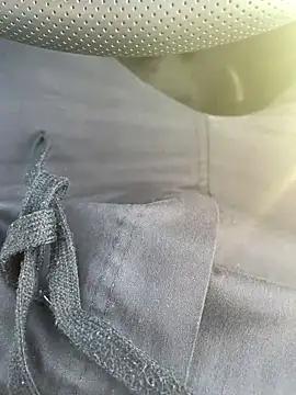 Snapshot of Smallcoco26 chatting on 03/18/25, 03:21 Smallcoco26 online show from 03/18/25, 03:21