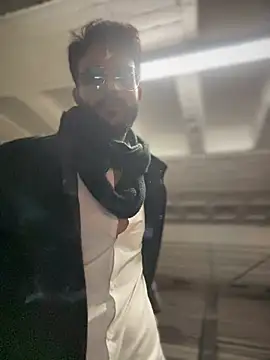 Snapshot of YJeromZCoxk chatting on 03/11/25, 04:07 YJeromZCoxk online show from 03/11/25, 04:07